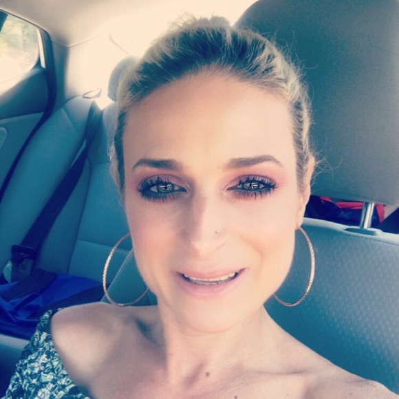 Meet your Posher, Stephanie - Picture 8 of 13